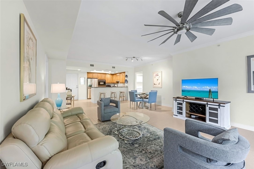 2728 Tiburon Boulevard E - Photo 2