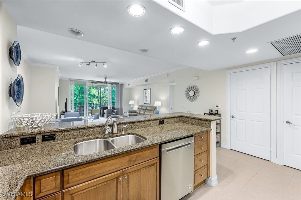 2728 Tiburon Boulevard E - Photo 6