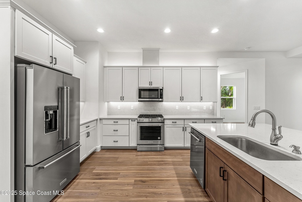 35 Loch Ness Drive - Photo 11