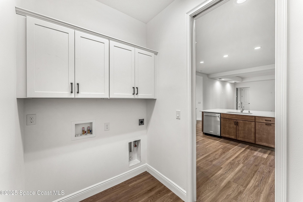 35 Loch Ness Drive - Photo 14
