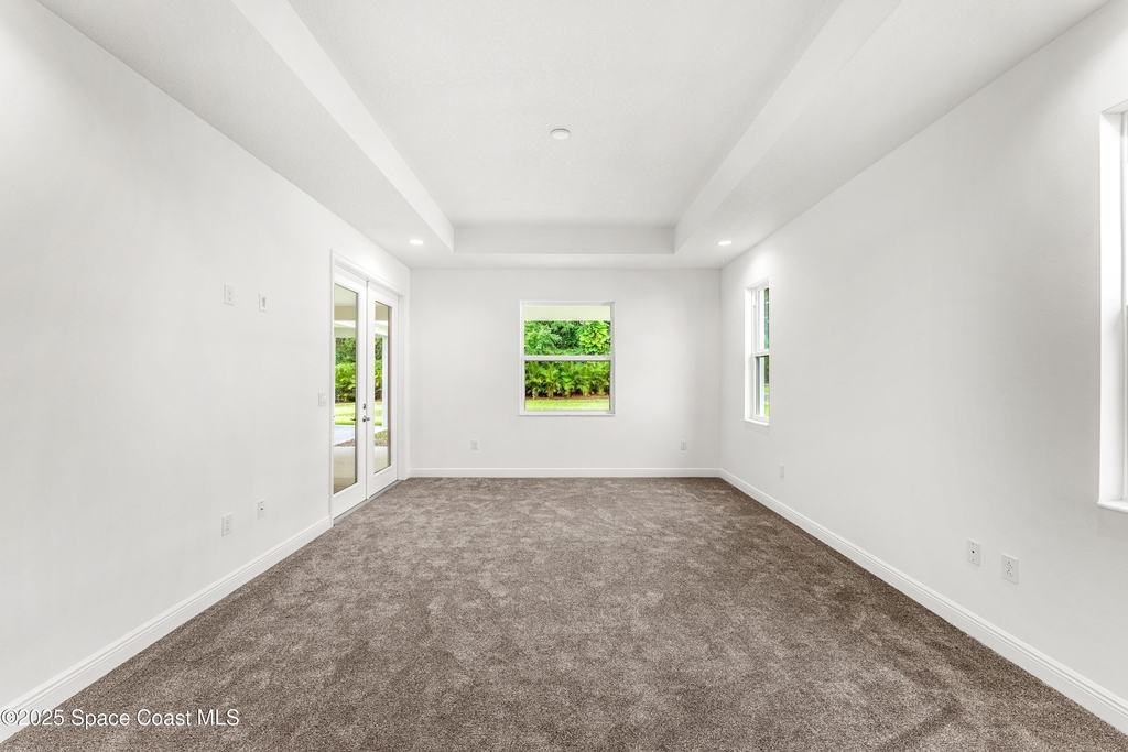 35 Loch Ness Drive - Photo 15