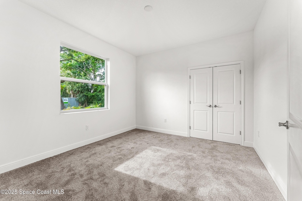 35 Loch Ness Drive - Photo 19