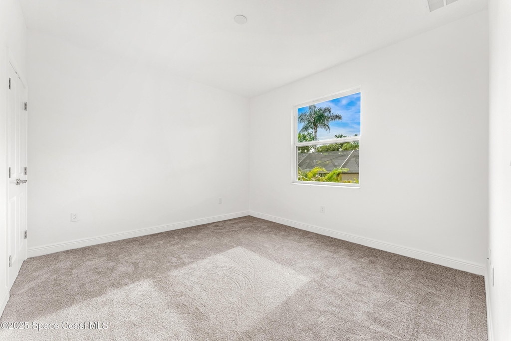 35 Loch Ness Drive - Photo 21