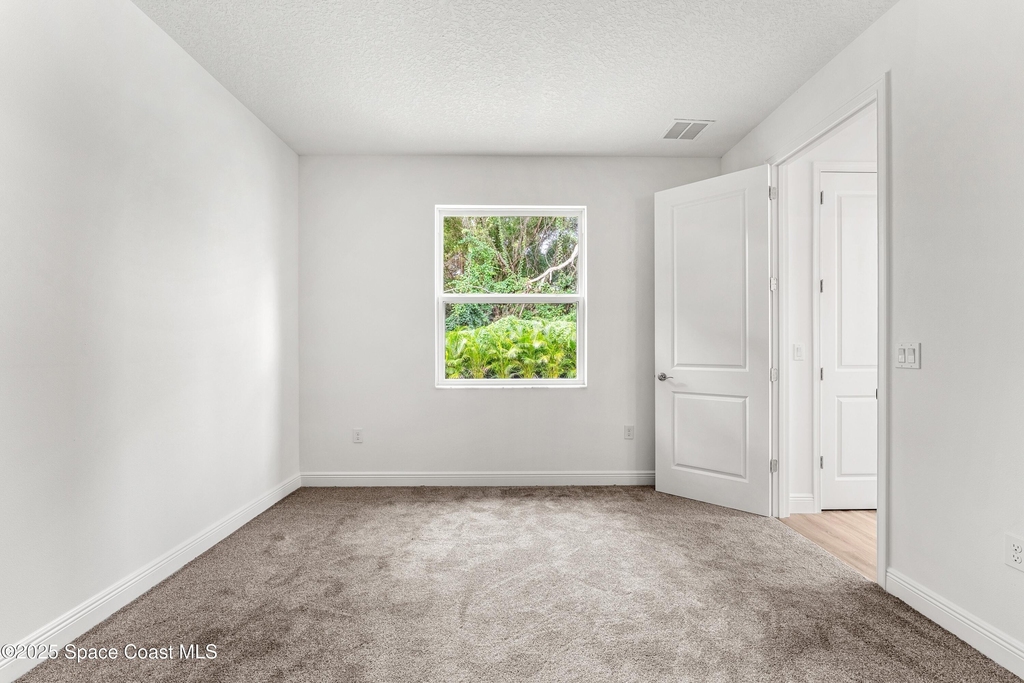 35 Loch Ness Drive - Photo 17