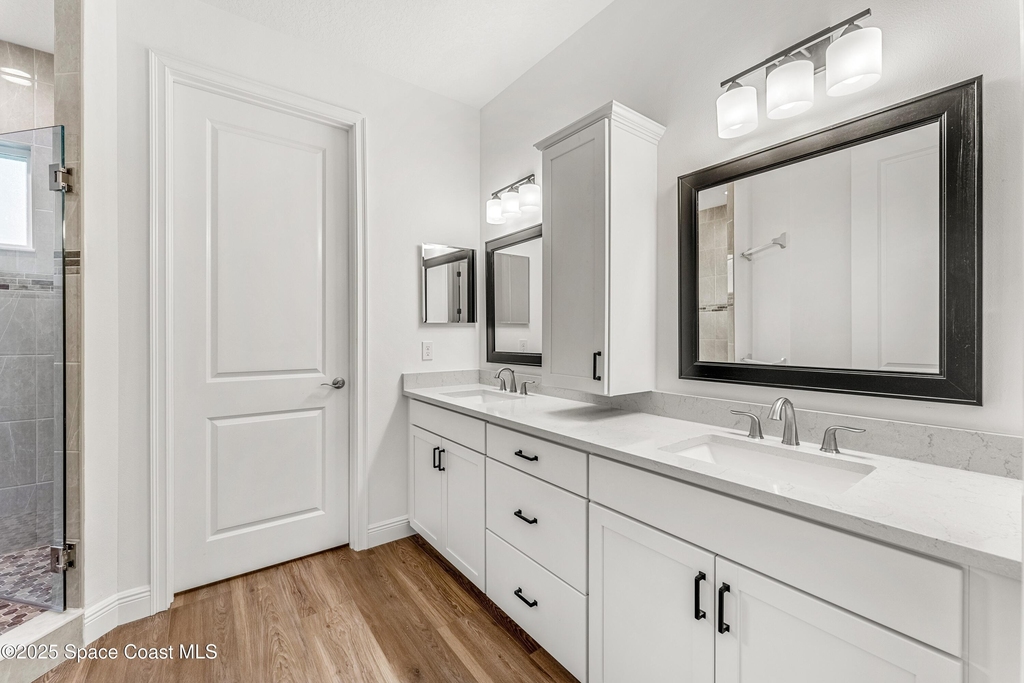 35 Loch Ness Drive - Photo 16