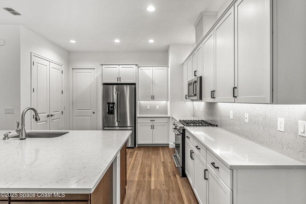 35 Loch Ness Drive - Photo 12