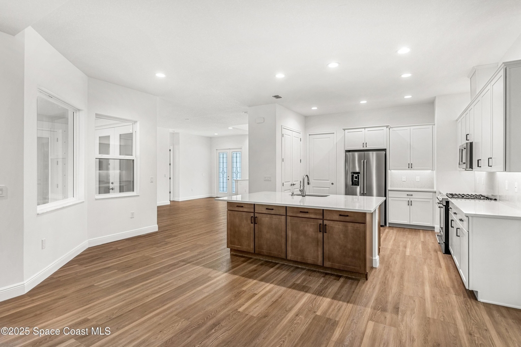 35 Loch Ness Drive - Photo 8