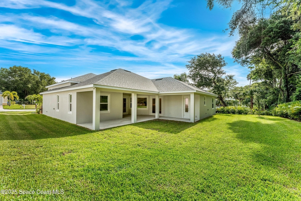 35 Loch Ness Drive - Photo 24