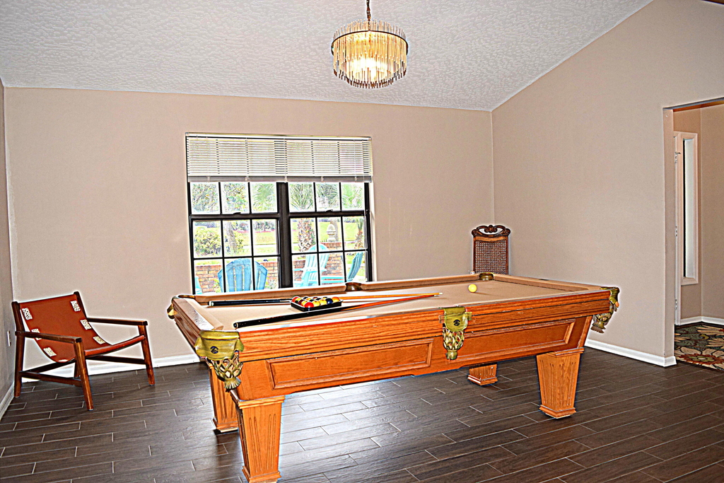 285 Utopia Circle - Photo 0