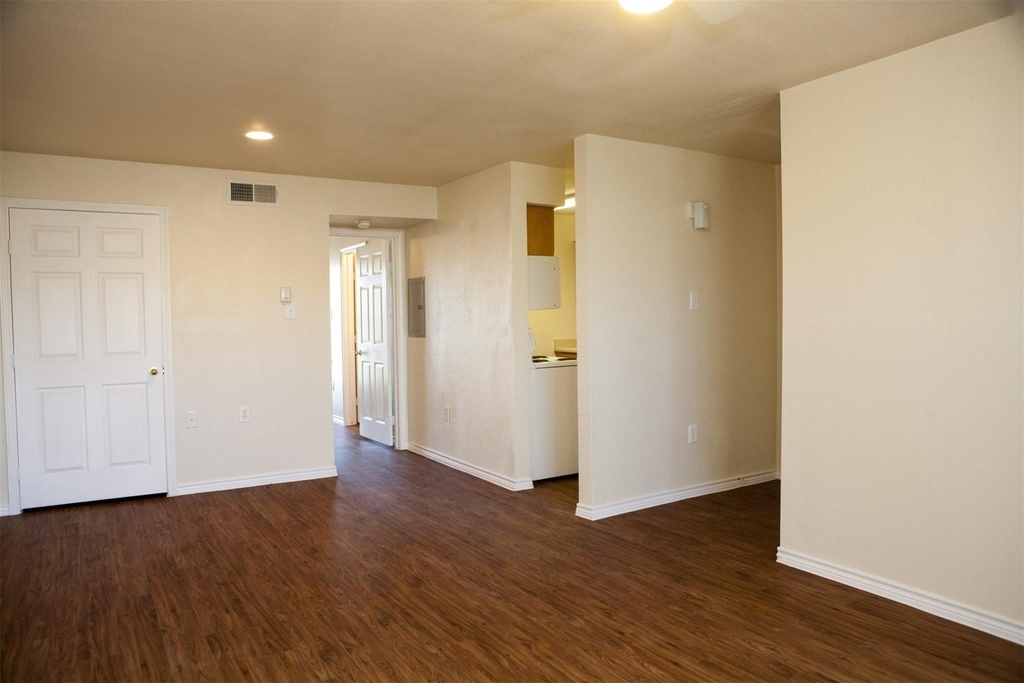910 North Frio Street - Photo 13