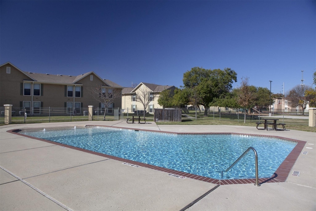 910 North Frio Street - Photo 3