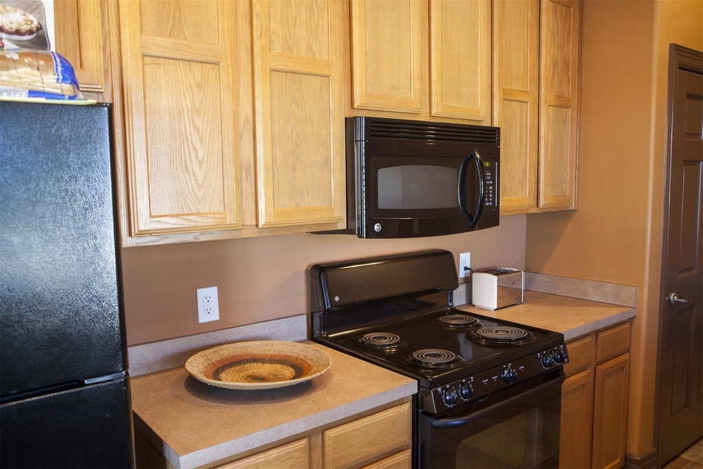 910 North Frio Street - Photo 6