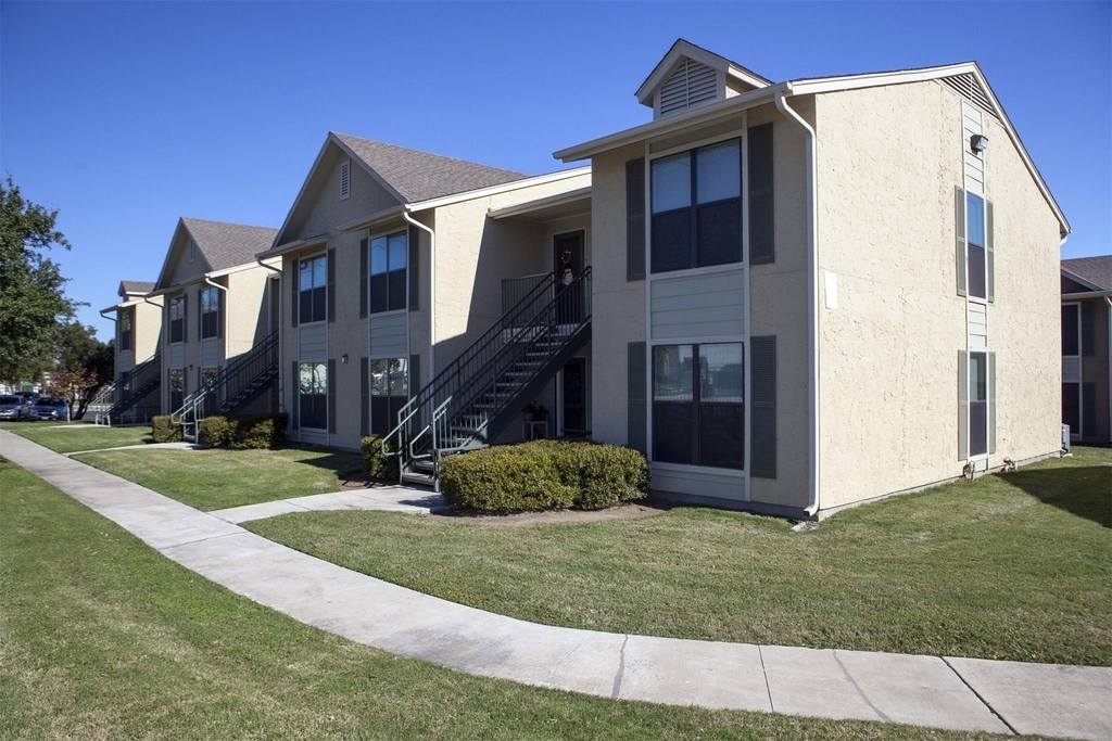 910 North Frio Street - Photo 1