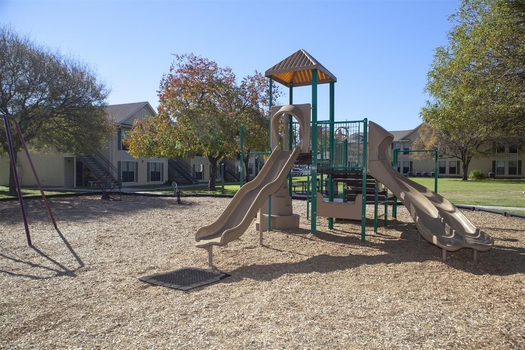 910 North Frio Street - Photo 7