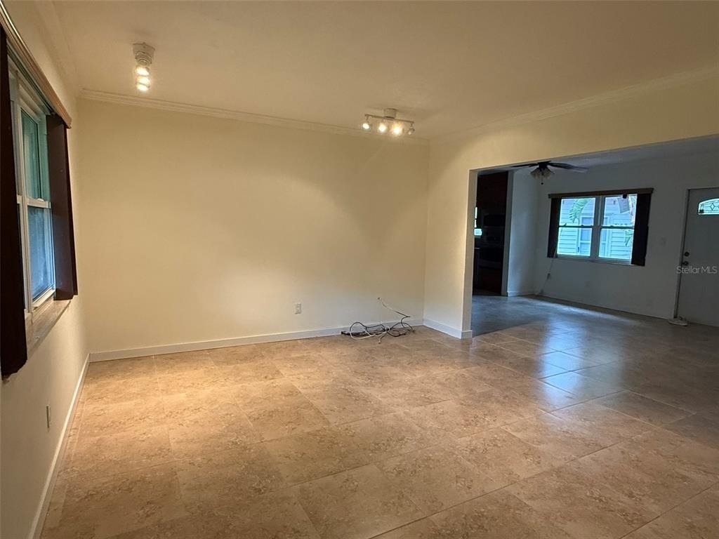 215 S West Shore Boulevard - Photo 4