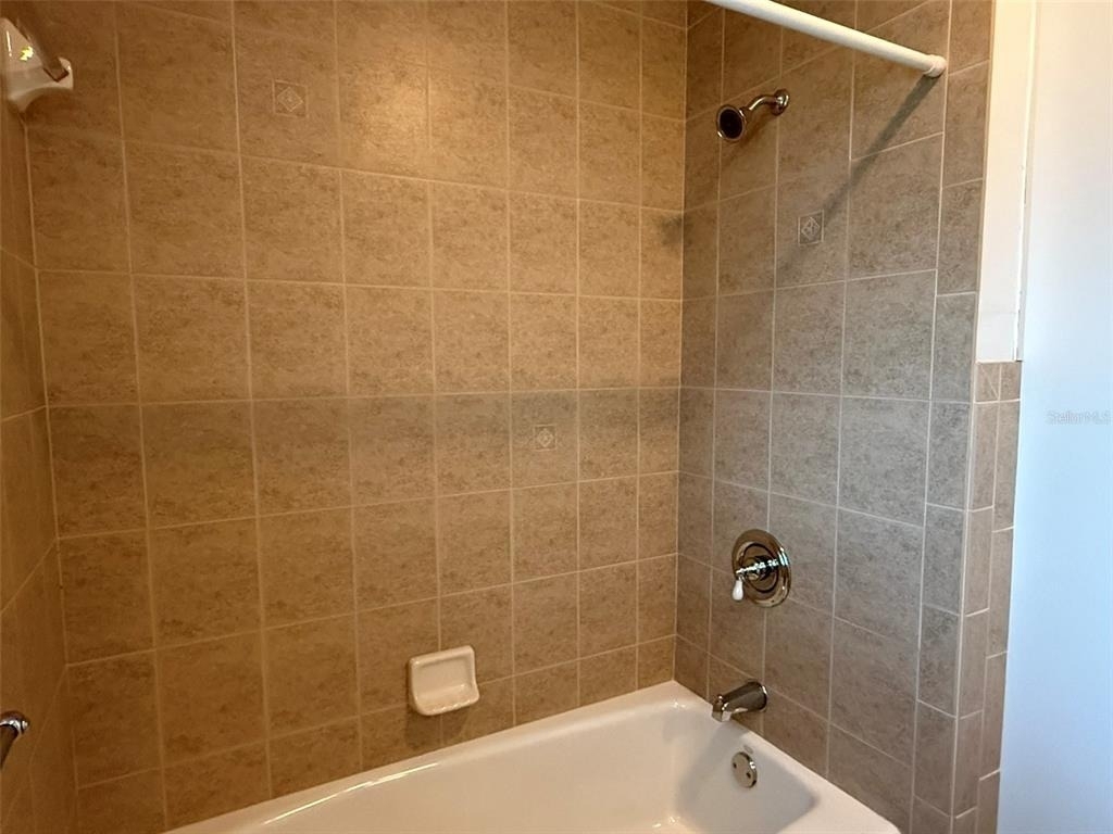 215 S West Shore Boulevard - Photo 12