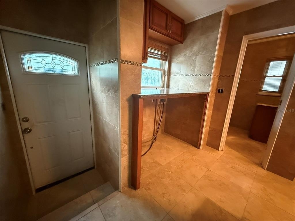 215 S West Shore Boulevard - Photo 32