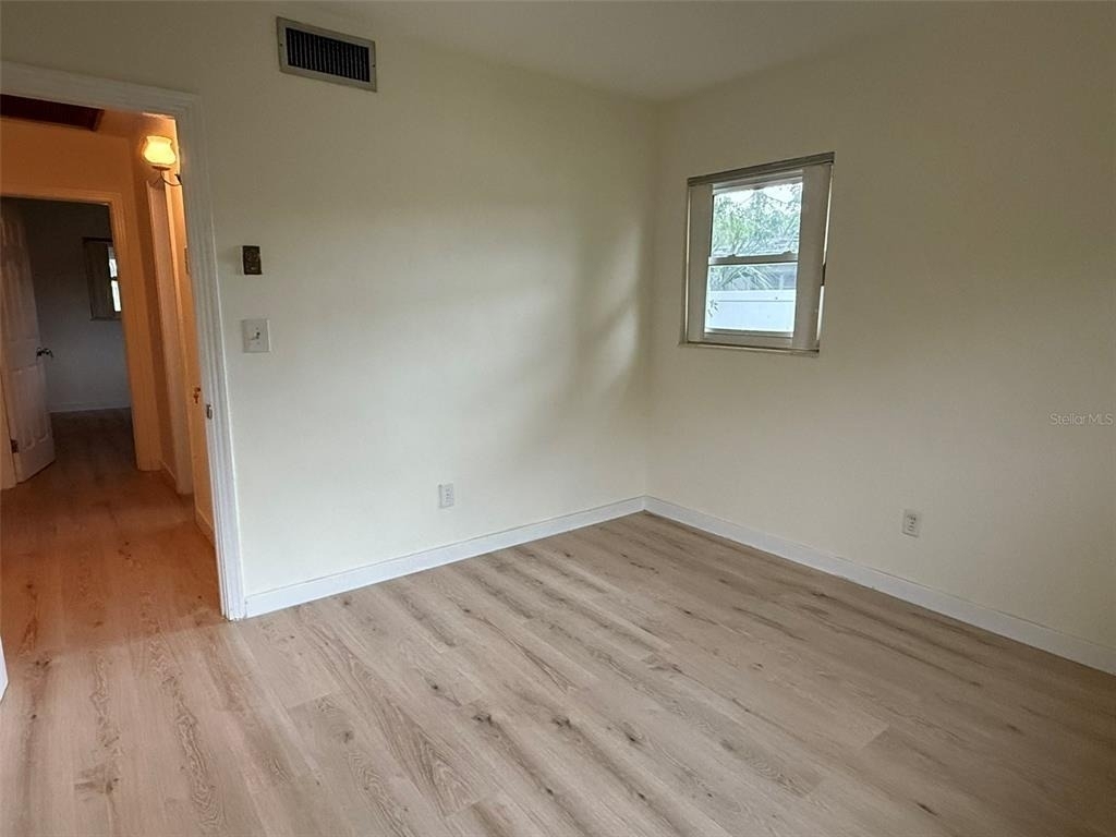 215 S West Shore Boulevard - Photo 9