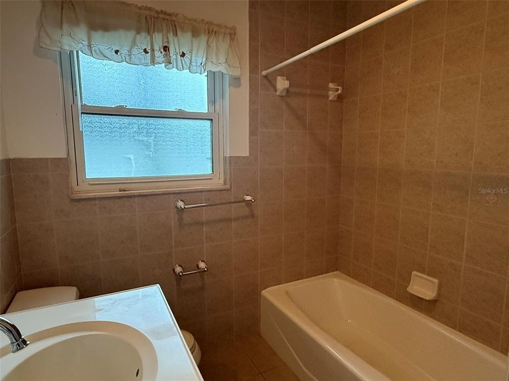 215 S West Shore Boulevard - Photo 11