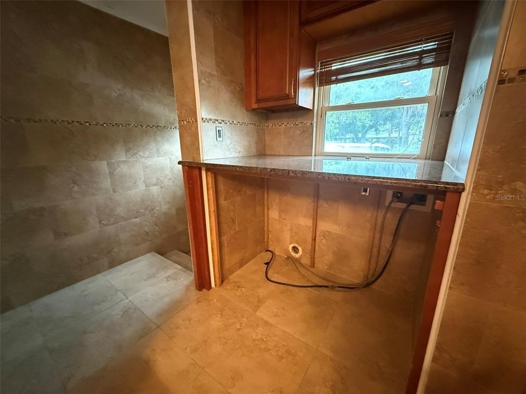 215 S West Shore Boulevard - Photo 22