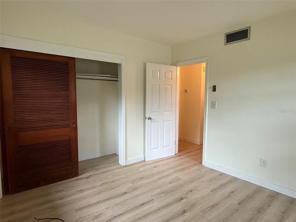 215 S West Shore Boulevard - Photo 10
