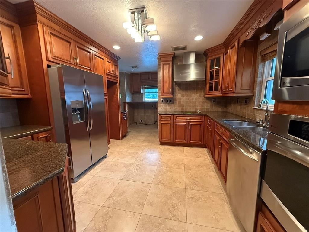 215 S West Shore Boulevard - Photo 19