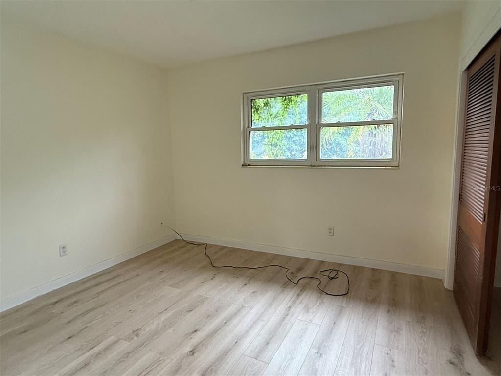 215 S West Shore Boulevard - Photo 8
