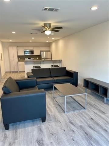 290 S Mcilhaney Street - Photo 0