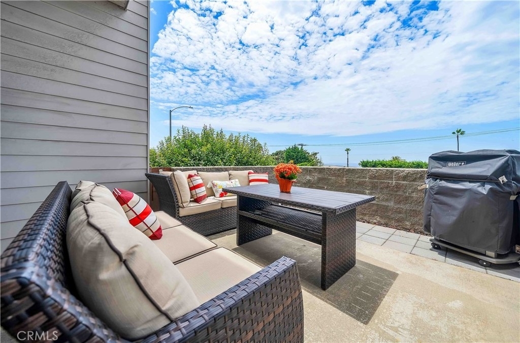 420 Palos Verdes Boulevard - Photo 2