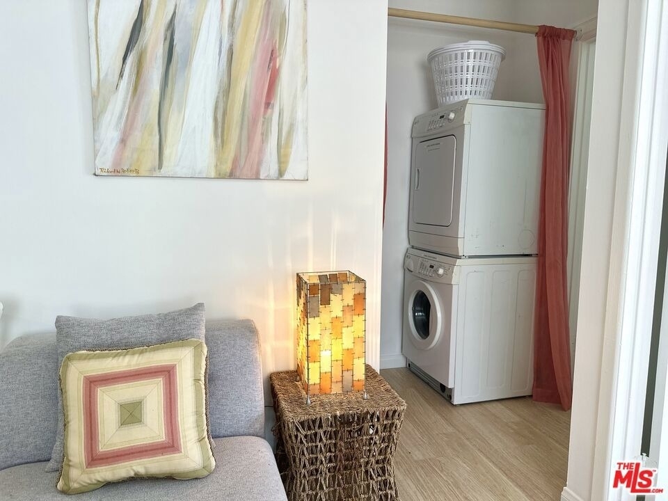 1210 1/2 S Stanley Avenue - Photo 28