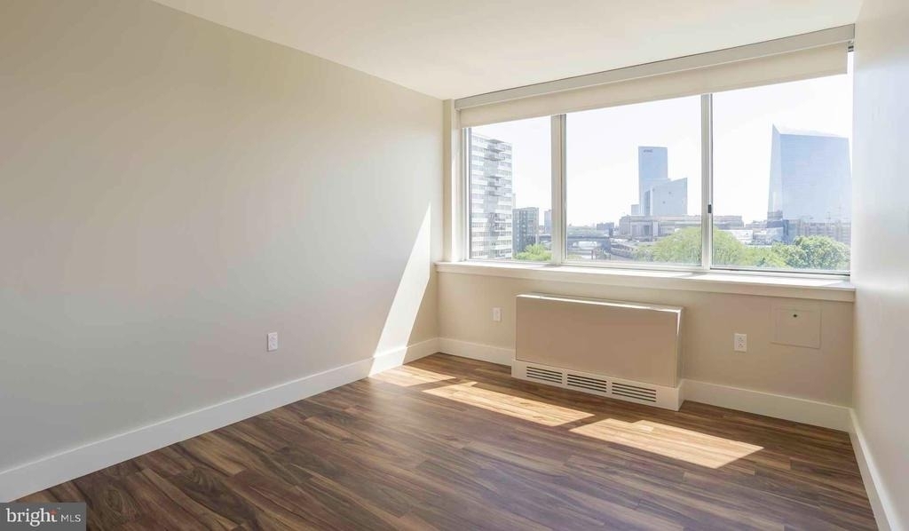 2200 Benjamin Franklin Parkway - Photo 53