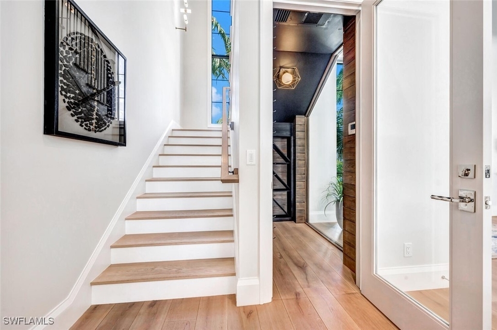 556 17th Avenue S - Photo 10
