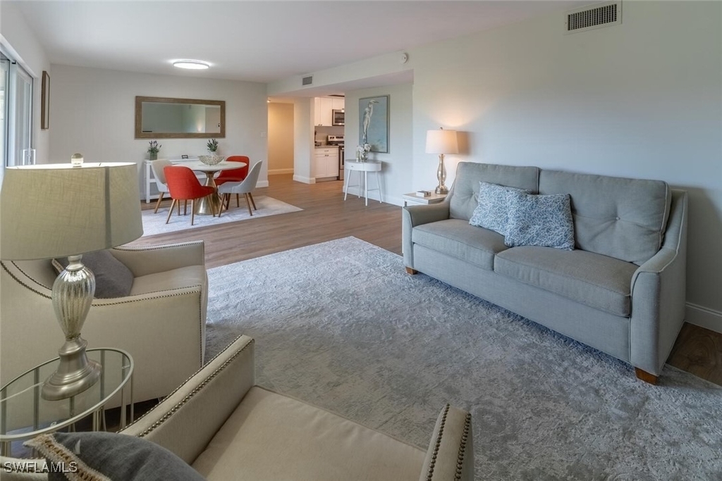 96 Glades Boulevard - Photo 3