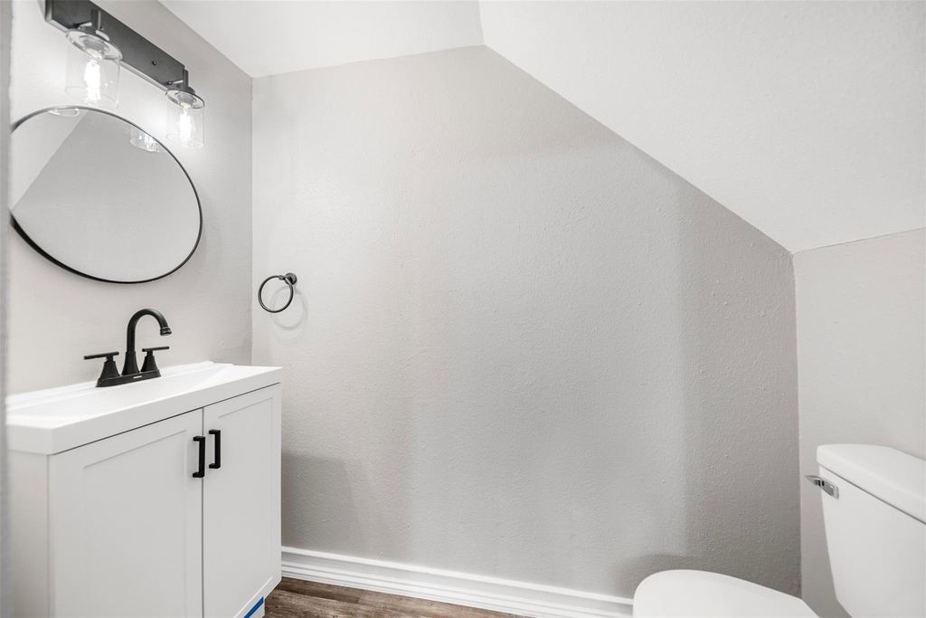 2626 Holly Hall - Photo 4