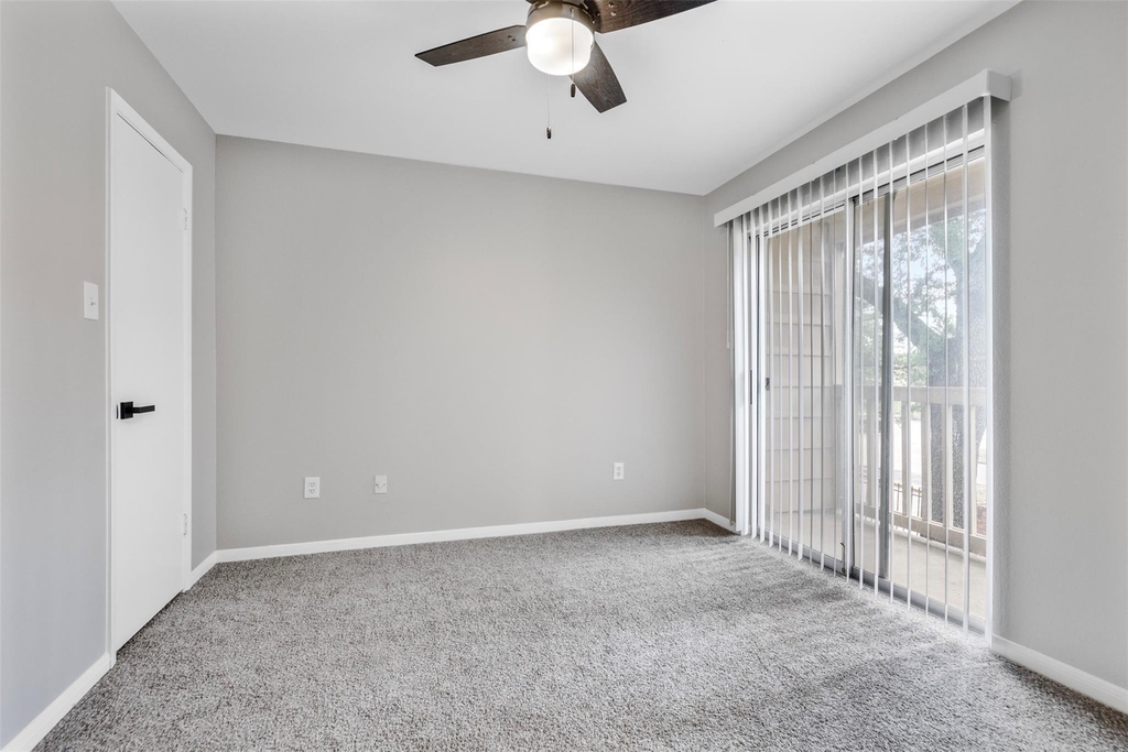 2626 Holly Hall - Photo 15