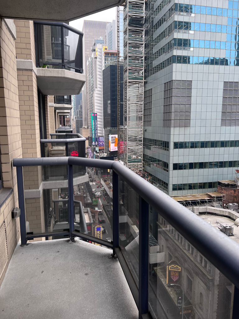 West 48th Street - Photo 9