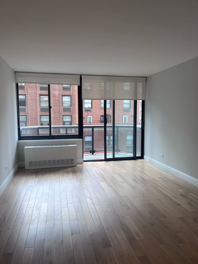 West 48th Street - Photo 1