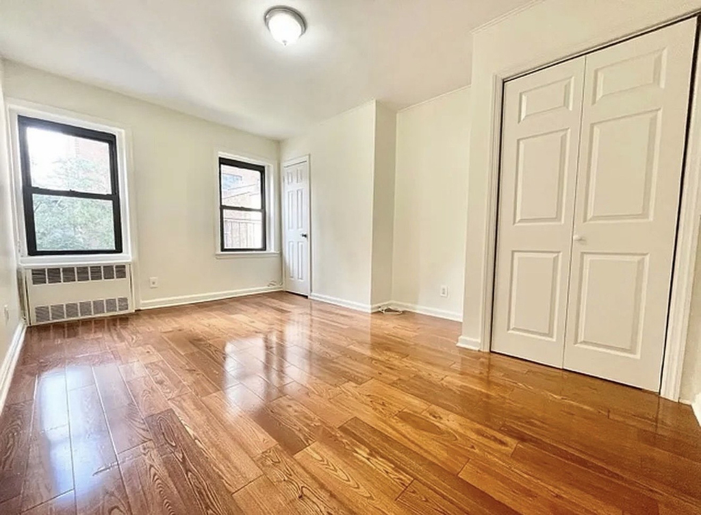 953 Amsterdam Avenue - Photo 3