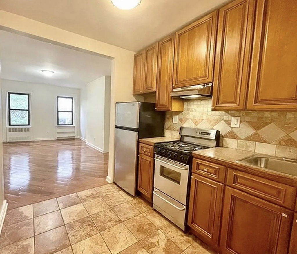 953 Amsterdam Avenue - Photo 0