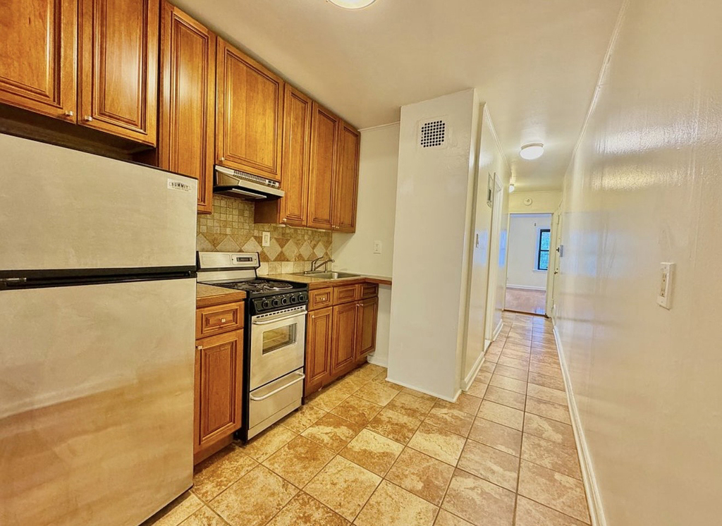953 Amsterdam Avenue - Photo 1