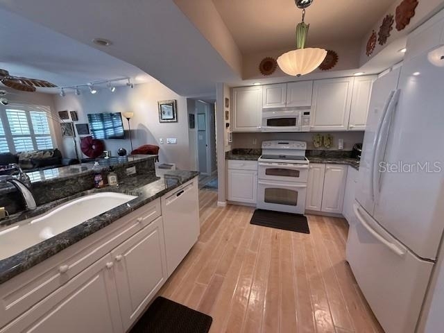 3806 Gulf Of Mexico Drive - Photo 3