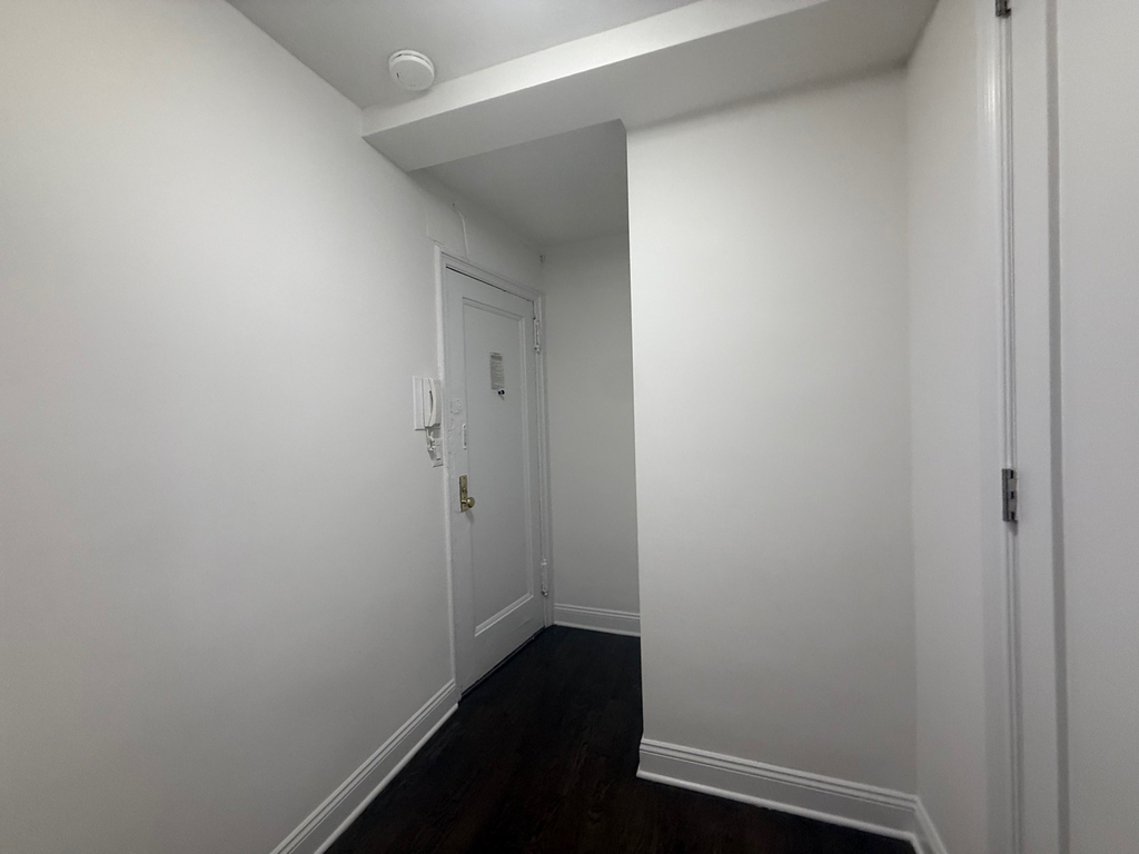 140 East 46th Street - Photo 3
