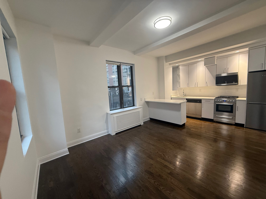 140 East 46th Street - Photo 1