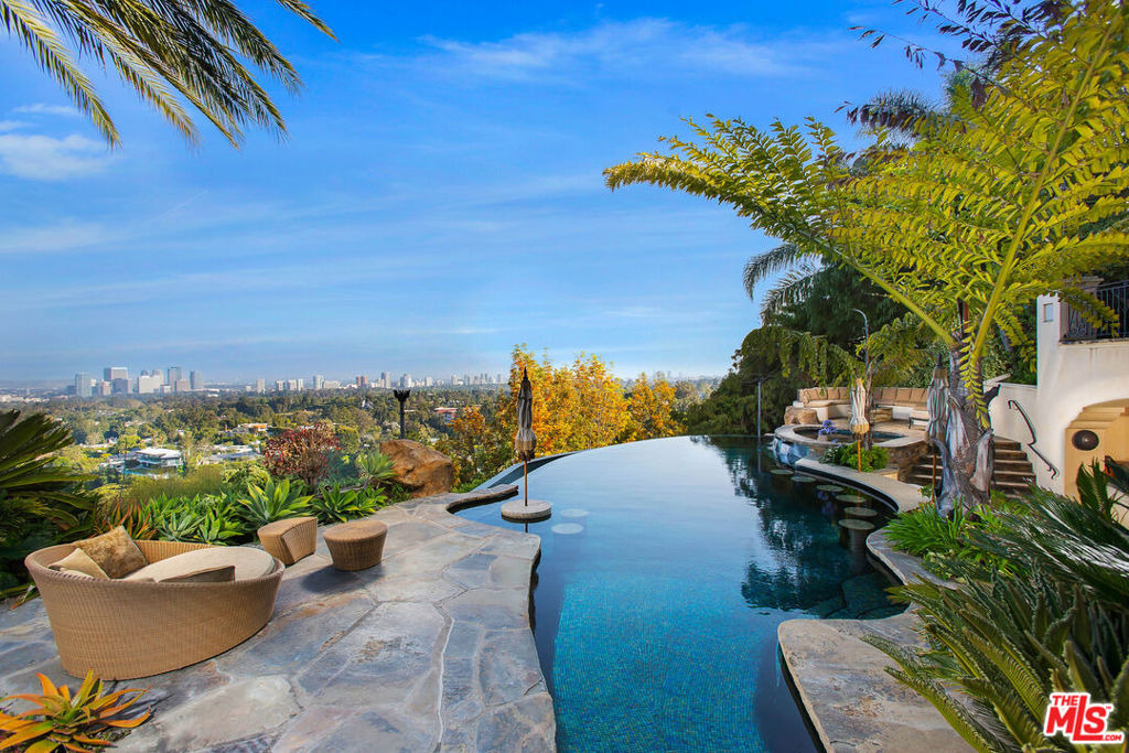 10066 Cielo Drive - Photo 15