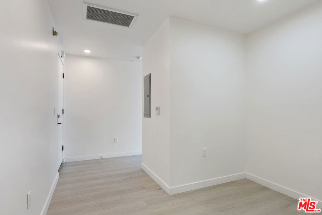 1124 S Normandie Avenue - Photo 14