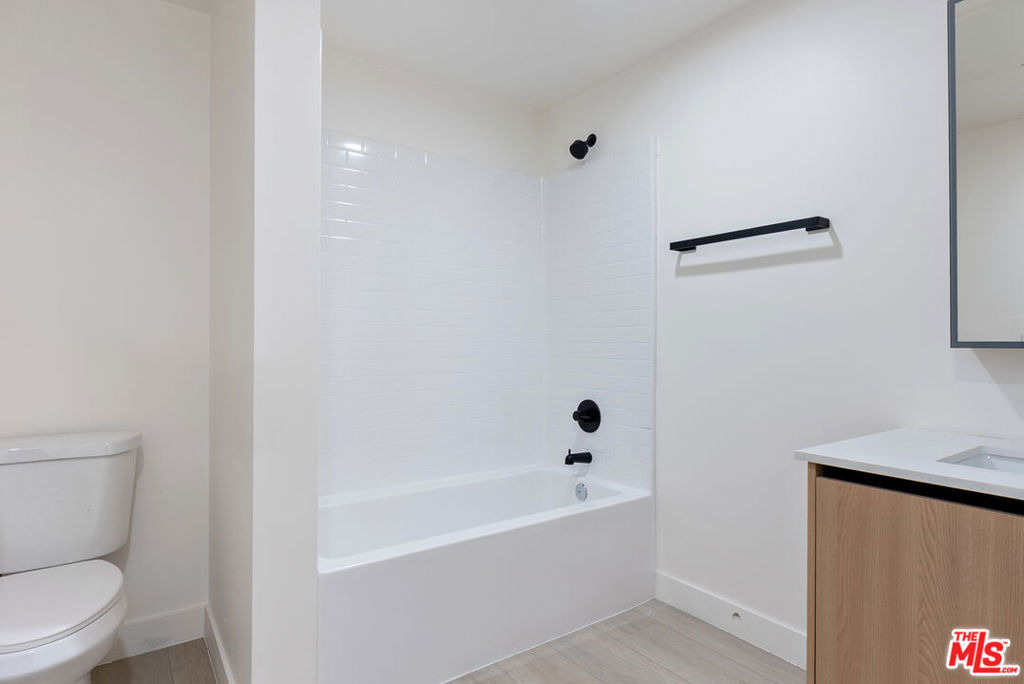 1124 S Normandie Avenue - Photo 13