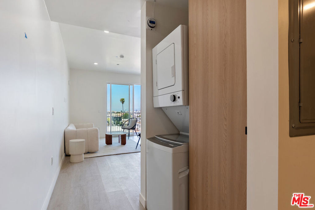 1124 S Normandie Avenue - Photo 10