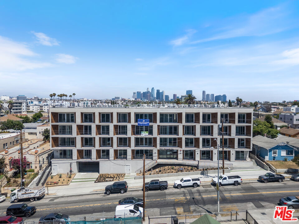 1124 S Normandie Avenue - Photo 17