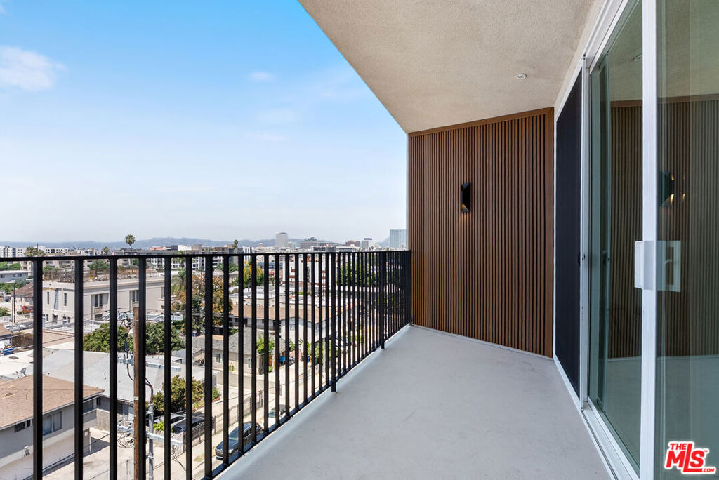 1124 S Normandie Avenue - Photo 8