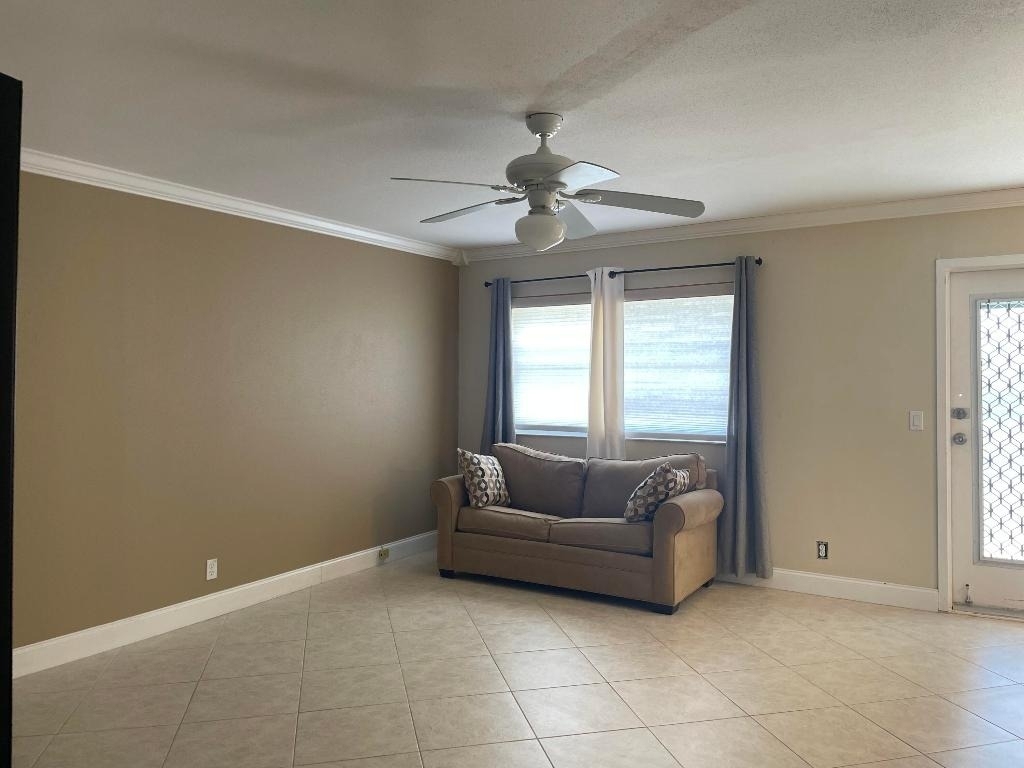 564 Brittany L - Photo 19